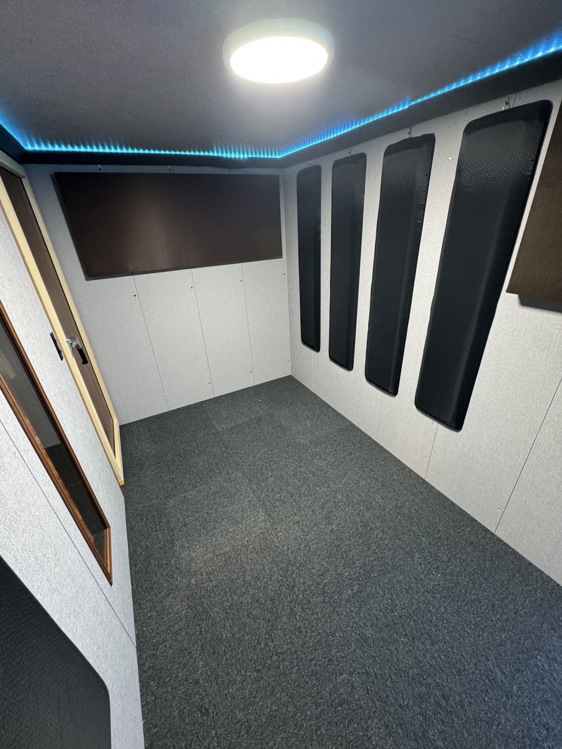 showcase-studio.jpg